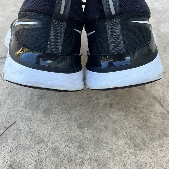 Nike React Infinity Run Flyknit 2 Black Men's Sneakers Size 12.5 - Picture 5 of 9